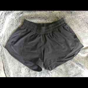 Lululemon Hotty Hot shorts II 4”